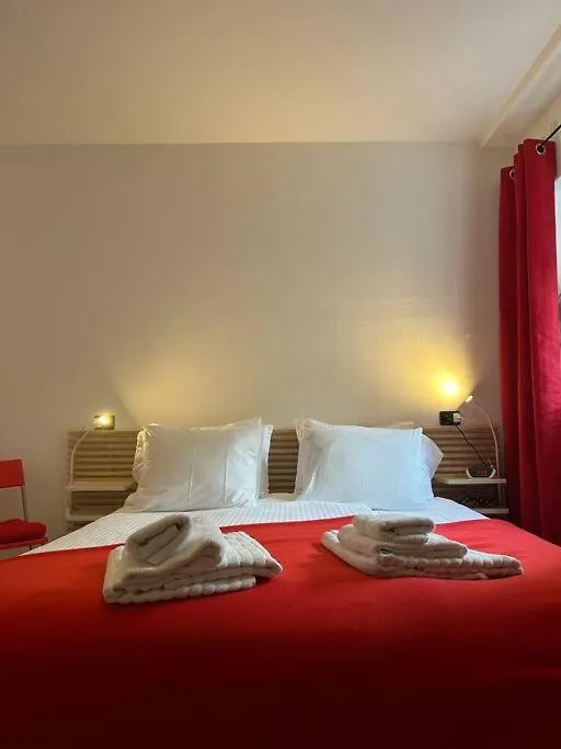 Gezellig Appartement Met Gedeeltelijk Meerzicht Acquaseria 公寓